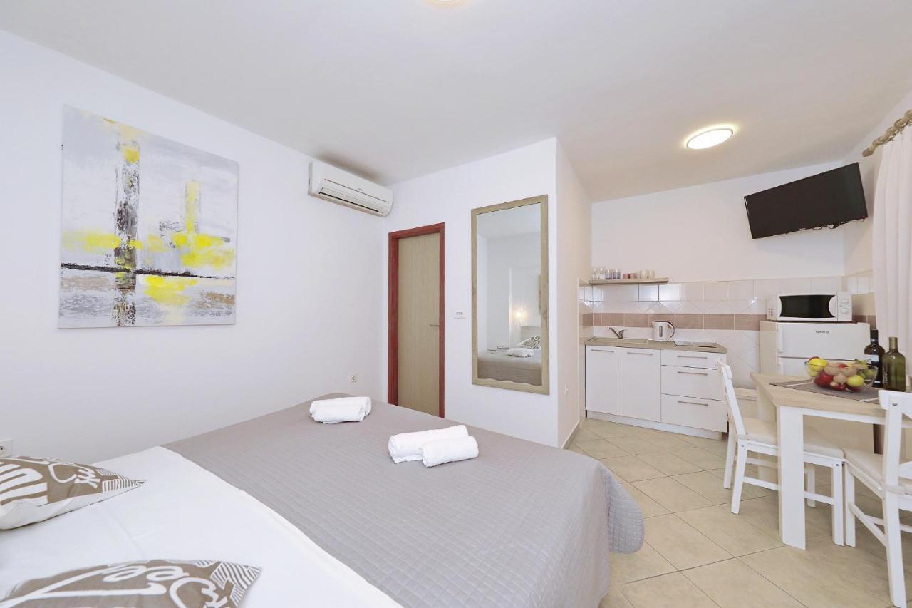 Apartmani Strpic Biograd Na Moru Exterior photo