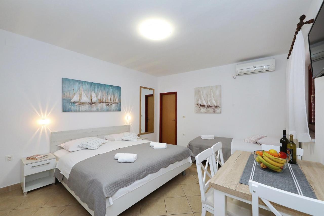 Apartmani Strpic Biograd Na Moru Exterior photo